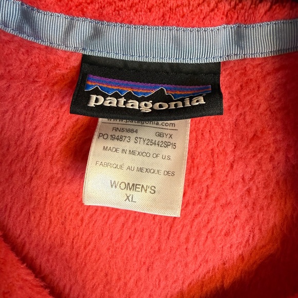 Patagonia Women's Pink Fleece Snap-T Pullover - Picture 2 of 3